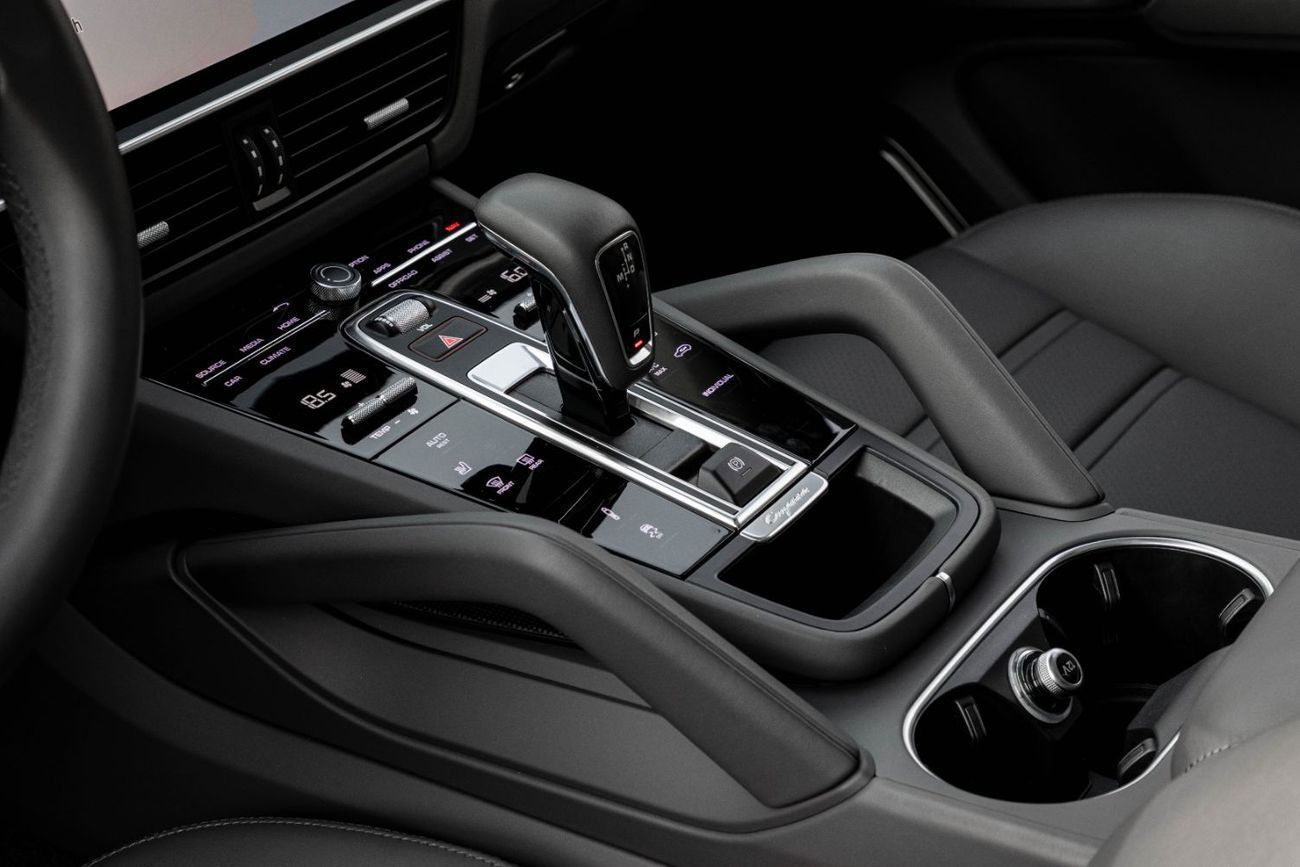 Porsche Cayenne Coupe E-Hybrid | 5,092 P.M | 0% Downpayment | Like New!