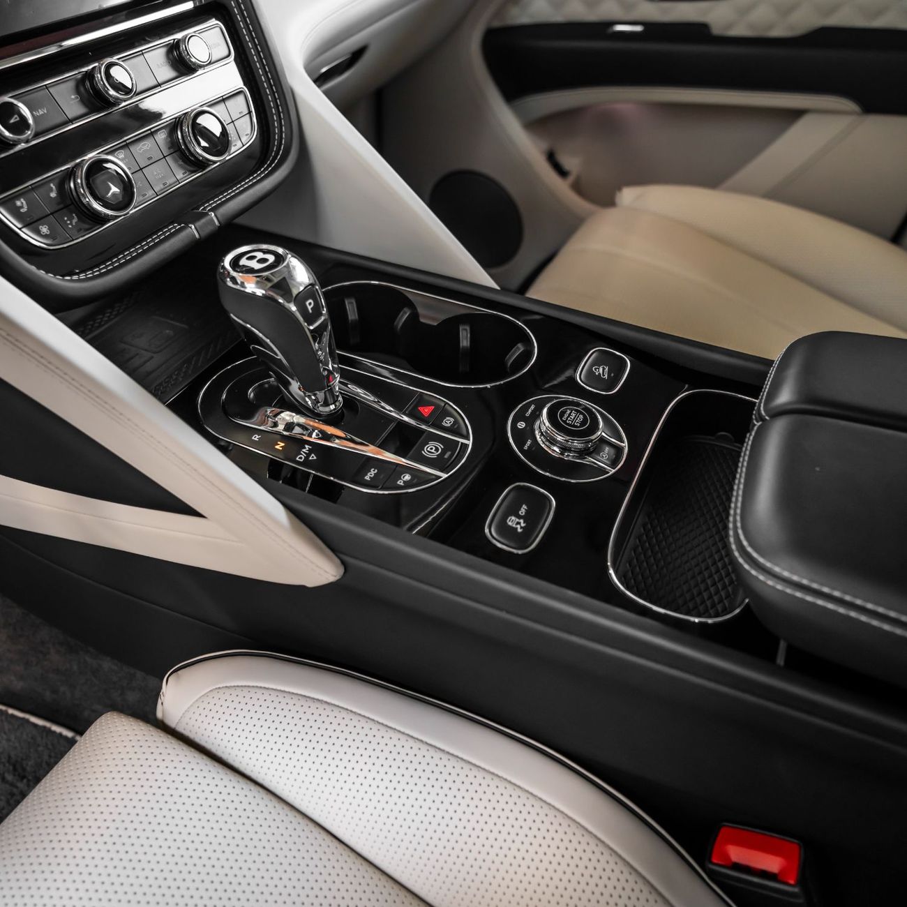 Bentley Bentayga 2023 BENTLEY BENTAYGA V8 DONE ONLY 30,000KM