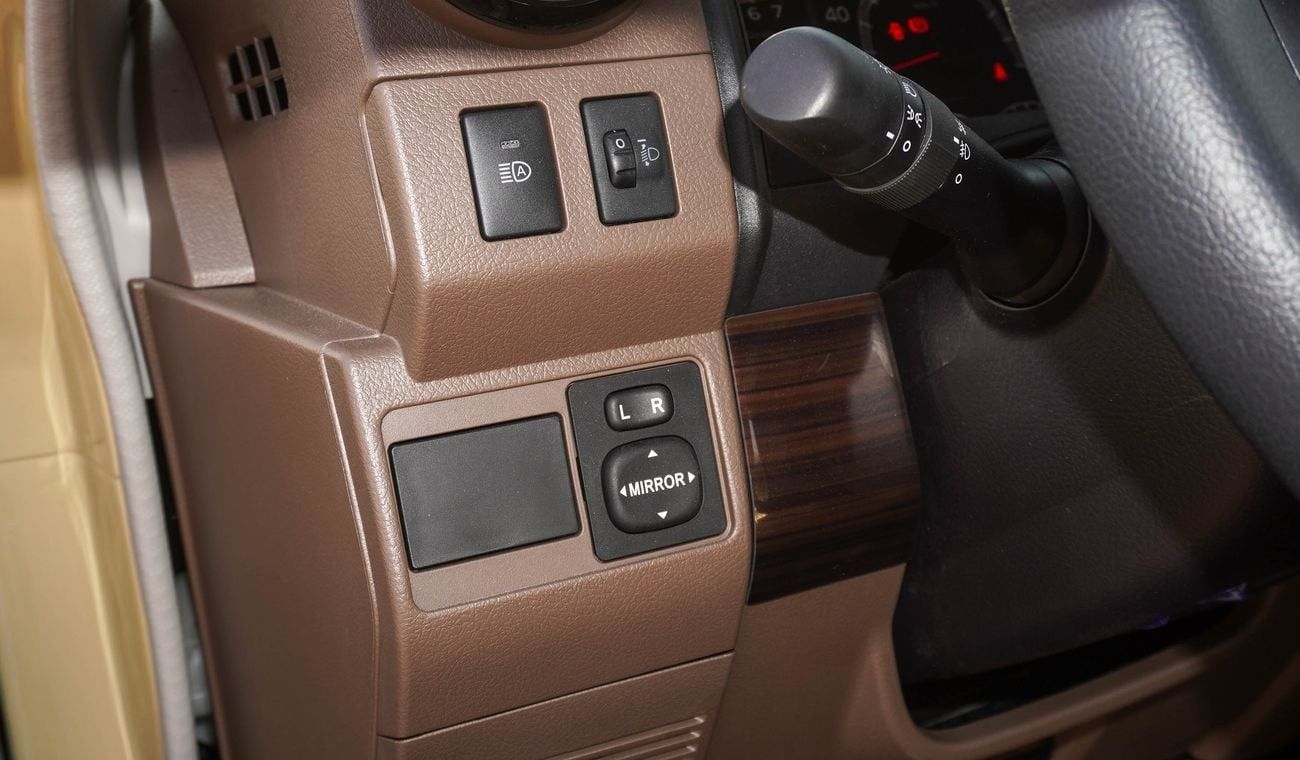 Toyota Land Cruiser Pick Up LX 4.0L V6 A/T