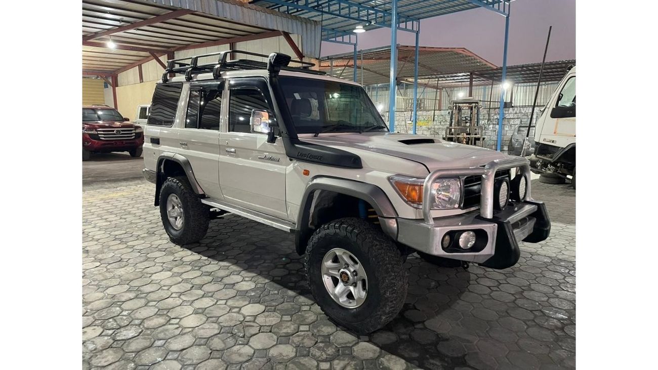 Toyota Land Cruiser 70 Diesel 4.5 Liter Right Hand Drive 5 Doors Manual Gear