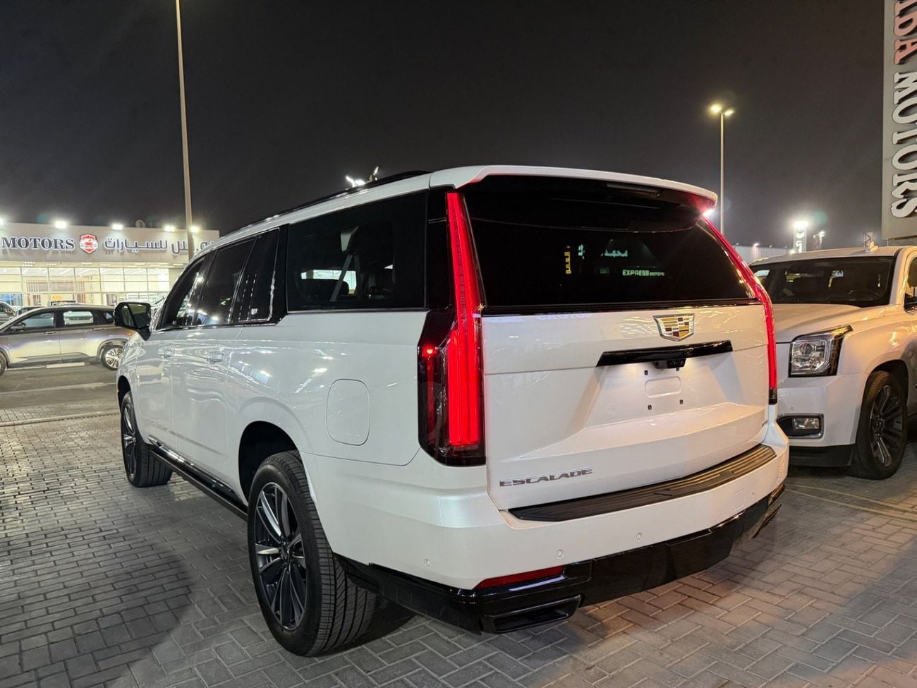 Cadillac Escalade LUXURY