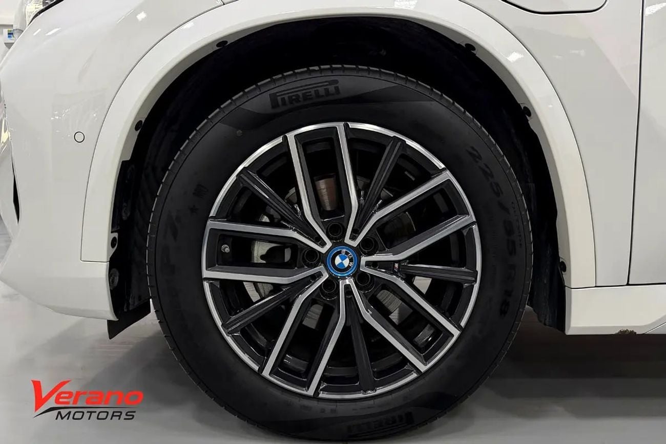 بي أم دبليو iX1 Electric M Sport | Full Options | 500KM Range | Panoramic | 5,000KM Only