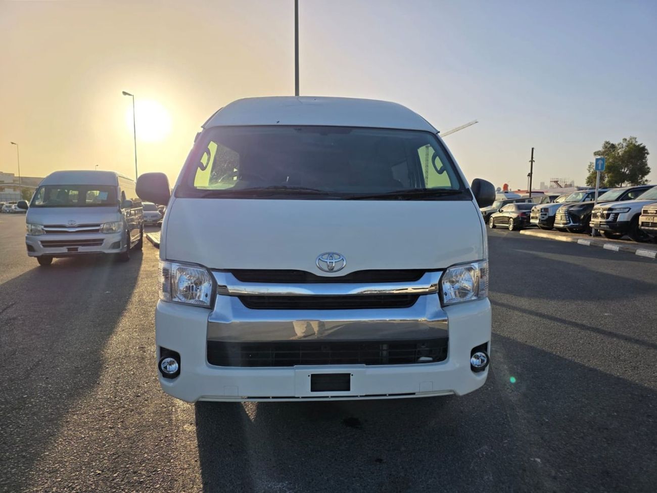 Toyota Hiace TOYOTA HIACE COMMUTER VAN RHD 2013 MODEL 3.0 L DIESEL MANUAL(PM10868)