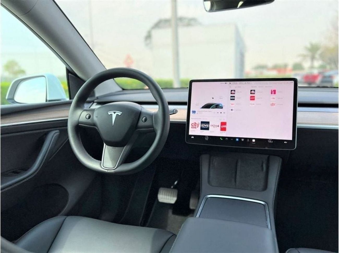 Tesla Model Y TESLA MODEL Y LONG RANGE DUAL MOTORS 4WD 2022 GCC WITH TESLA WARRANTY IN MINT CONDITION