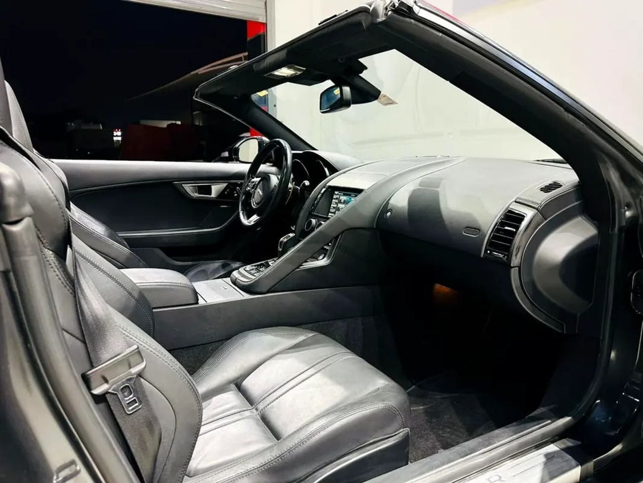 Jaguar F Type S V8 SUPERCHARGED 575HP ORIGINAL PAINT FULL SERVICE HISTORY AGENCY