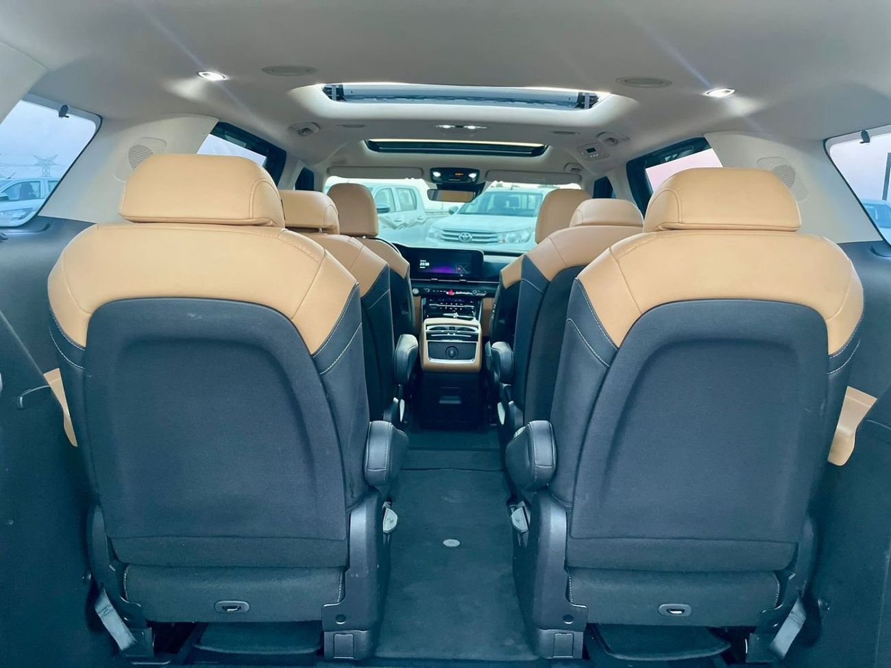 Kia Carnival 2021 Kia Carnival Exclusive Diesel Korean Specs Orignal Paint - 360* CAM - Panoramic View - 6 seater