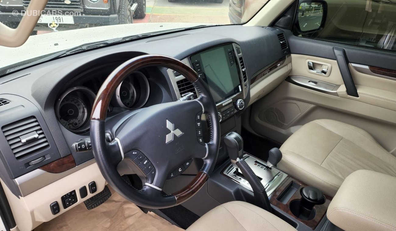 Mitsubishi Pajero GLS Highline 3.8 GOLD - 2019 - Full Habtoor Service - Under Warranty