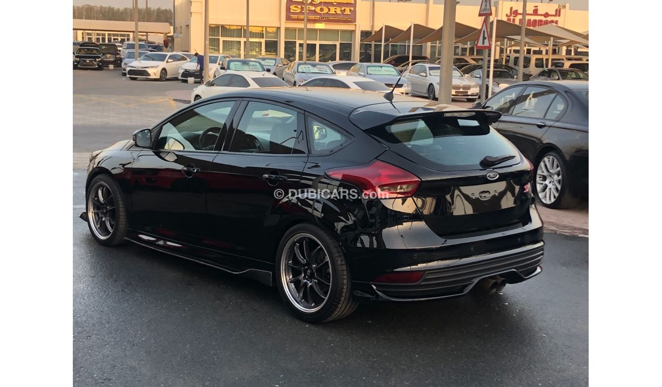 Ford Focus FORD FOCUS ST MODEL 2017 GCC car perfect condition full option panoramic roof leather seats