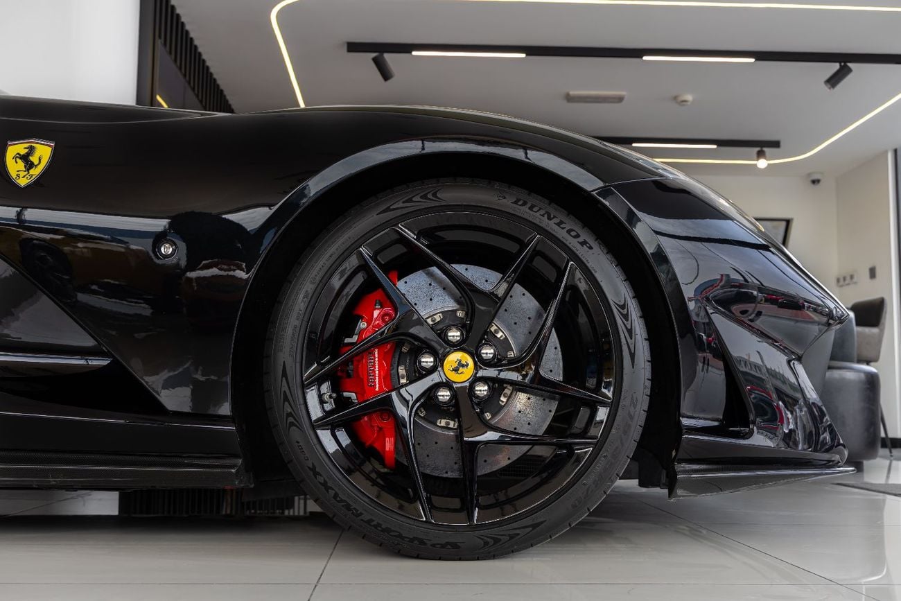 فيراري 812  سوبرفاست Ferrari 812 Superfast |  GCC Specs | Fully Carbon Fiber | Ceramic Brakes | Low Mileage | 2018