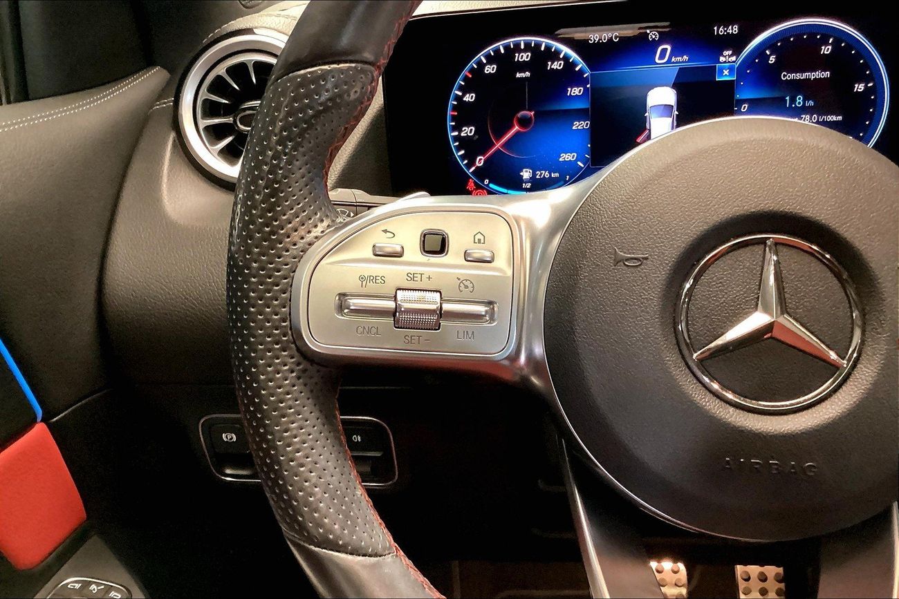 Mercedes-Benz GLA 200 Premium | Guaranteed Warranty | 0 Down Payment