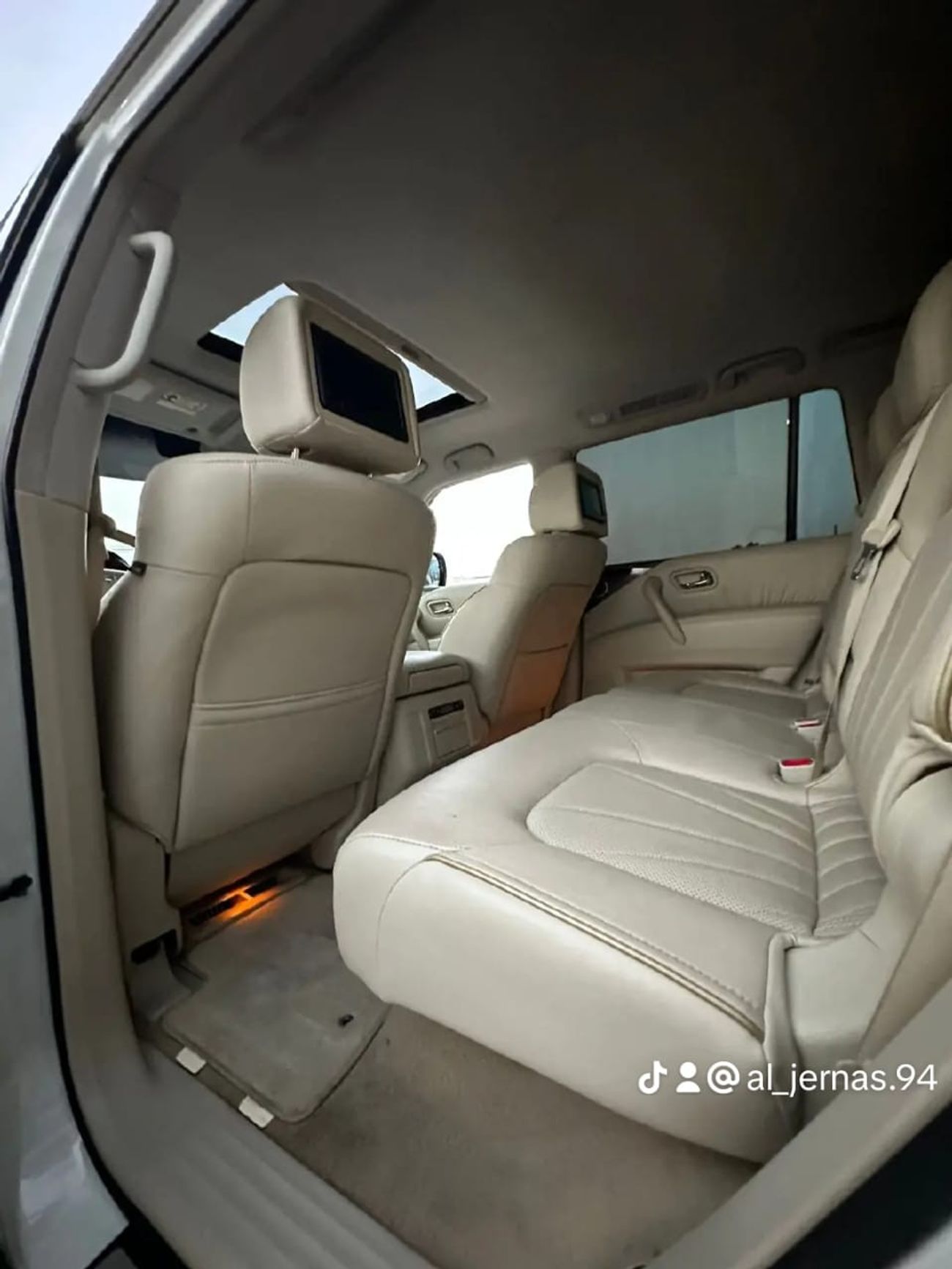 إنفينيتي QX80 لاكجري