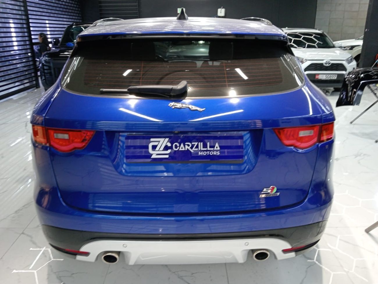 Jaguar F Pace R-Dynamic S 3.0L Jaguar F-Pace S R-Dynamic 2017 AWD | GCC Specs | Perfect Condition