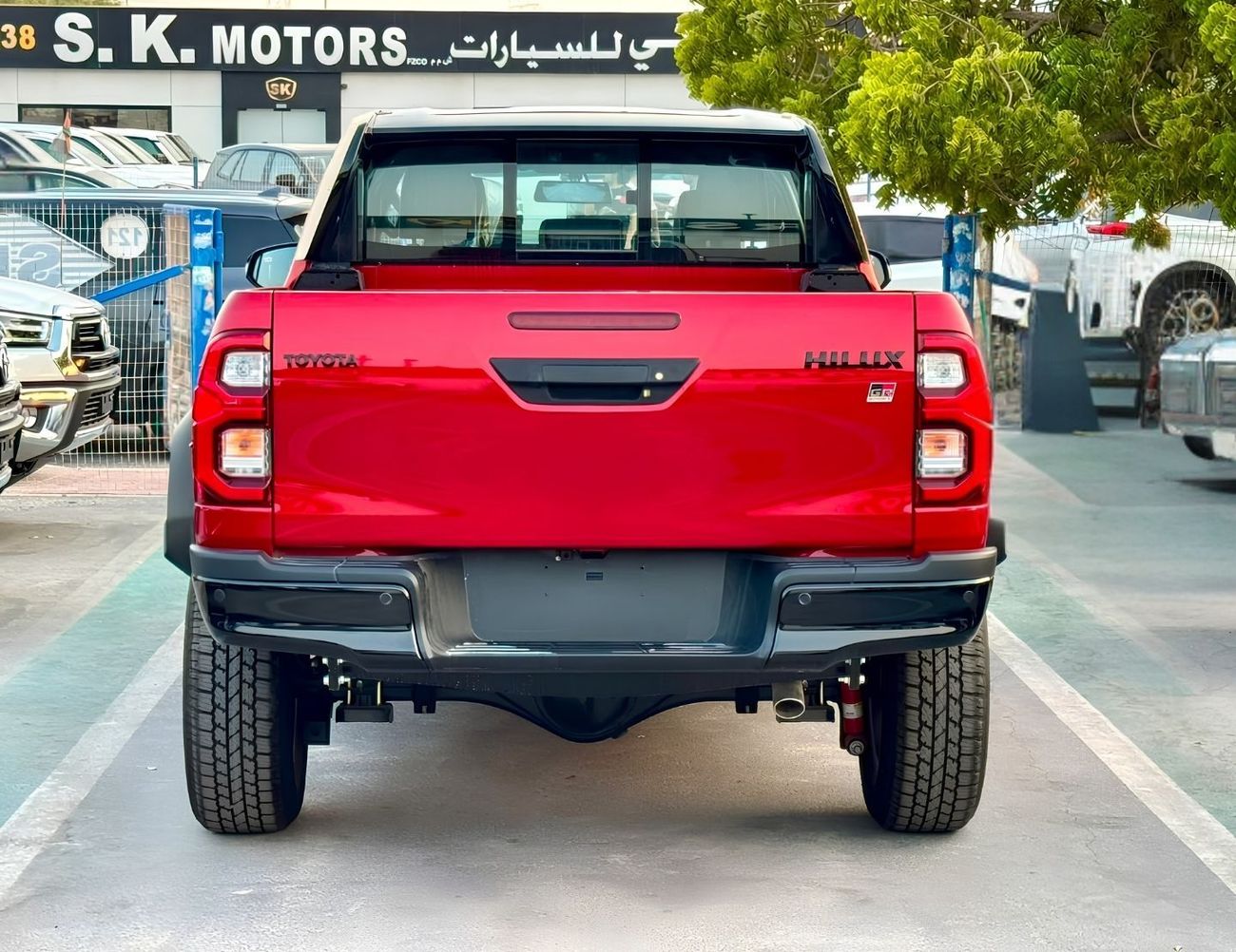 تويوتا هيلوكس GR SPORT | 2.8L DIESEL A/T 4WD | DRIVER PWR SEAT | LEATHER SEATS | 360*CAMERA | REAR PARKING SENSOR