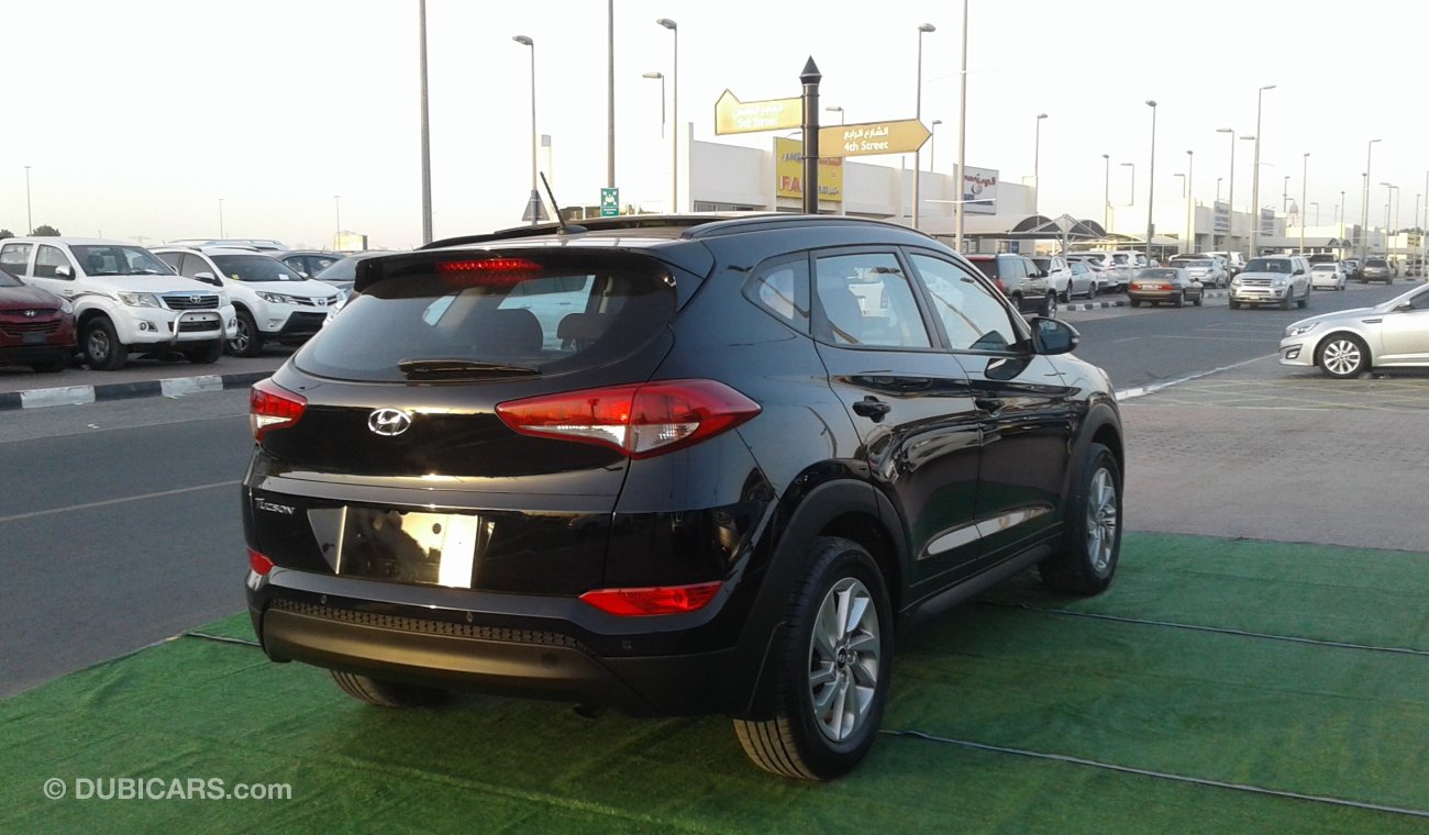 Hyundai Tucson Hyundai Tucson 2016 BLACK GCC Excellent NO PIANT NO ACCIDINT PANORAMA