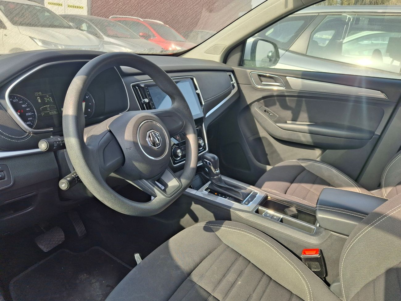 أم جي RX5 STD 1.5 | بدون دفعة مقدمة | اختبار القيادة في المنزل