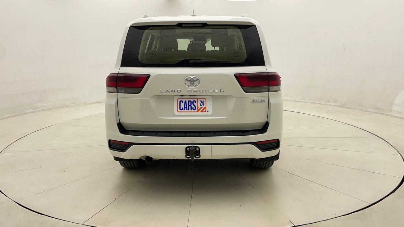 تويوتا لاند كروزر GXR 4 | بدون دفعة مقدمة | اختبار القيادة في المنزل