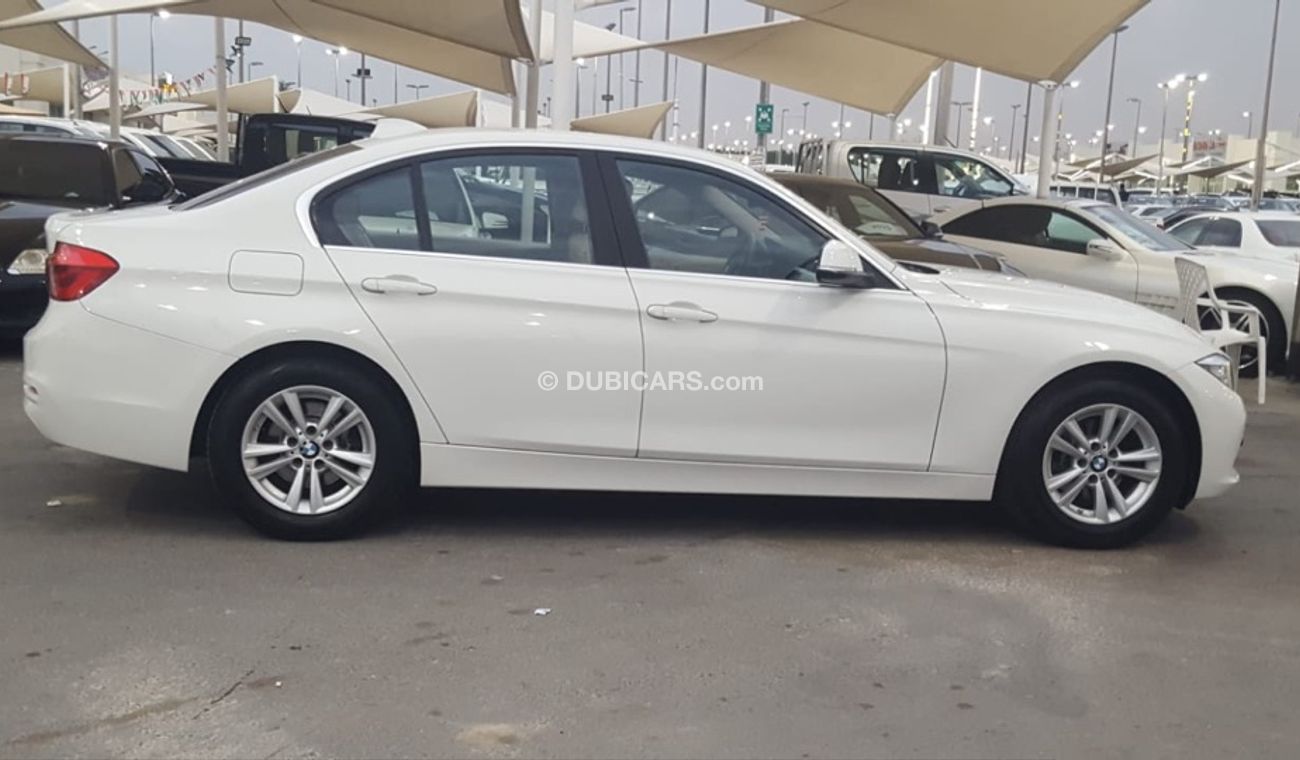 BMW 320i Bmw 320 model 2017 GCC car prefect condition full service full option low mileage