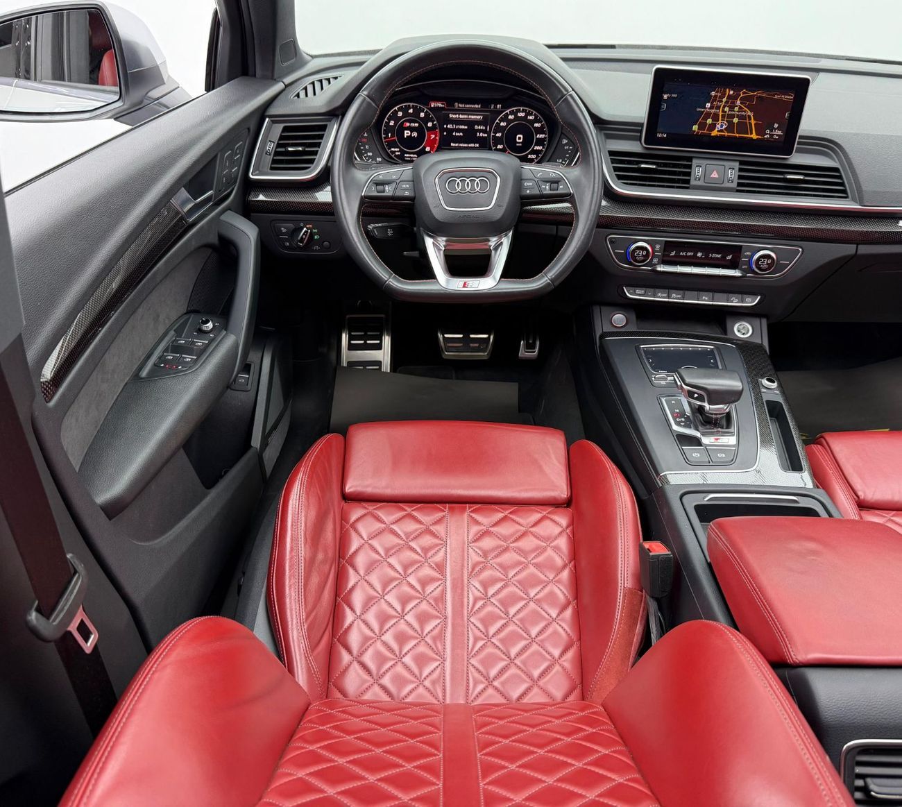 Audi SQ5 TFSI quattro 3.0L 2018 Audi SQ5 TFSI Quattro, Warranty, Full Service History, Excellent Condition, G