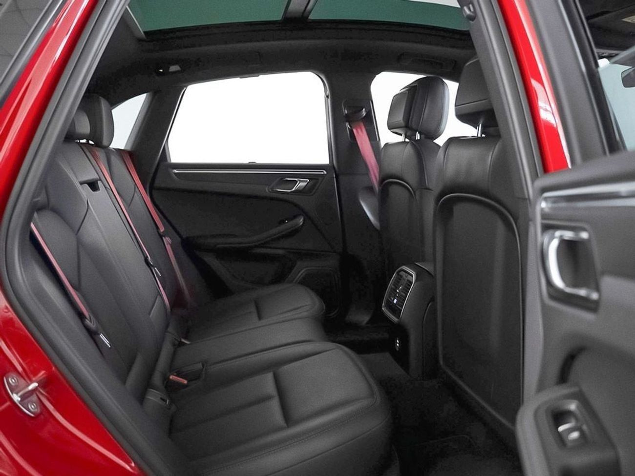 Porsche Macan Std 2.0L (260 HP) Std 2.0L (261 HP)