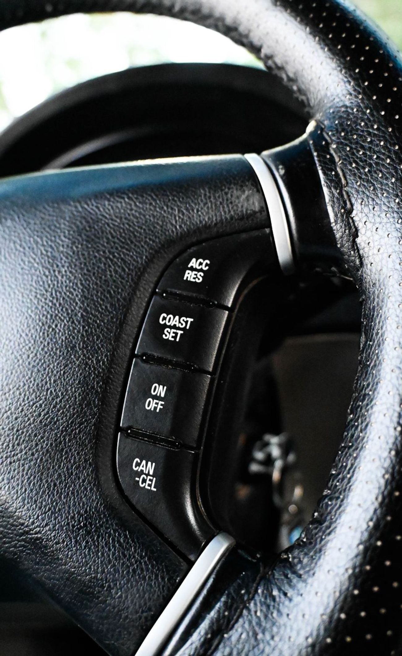 Mitsubishi Pajero GLS HIGHLINE Mitsubishi Pajero Gulf 2012 Specs in excellent condition 3.5L (5 Seater)
