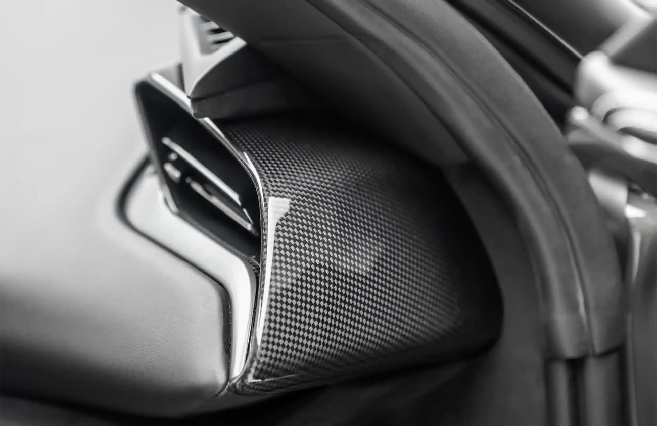 فيراري SF90 سبيدر 4.0L V8 Twin-Turbocharged Engine + eMotor