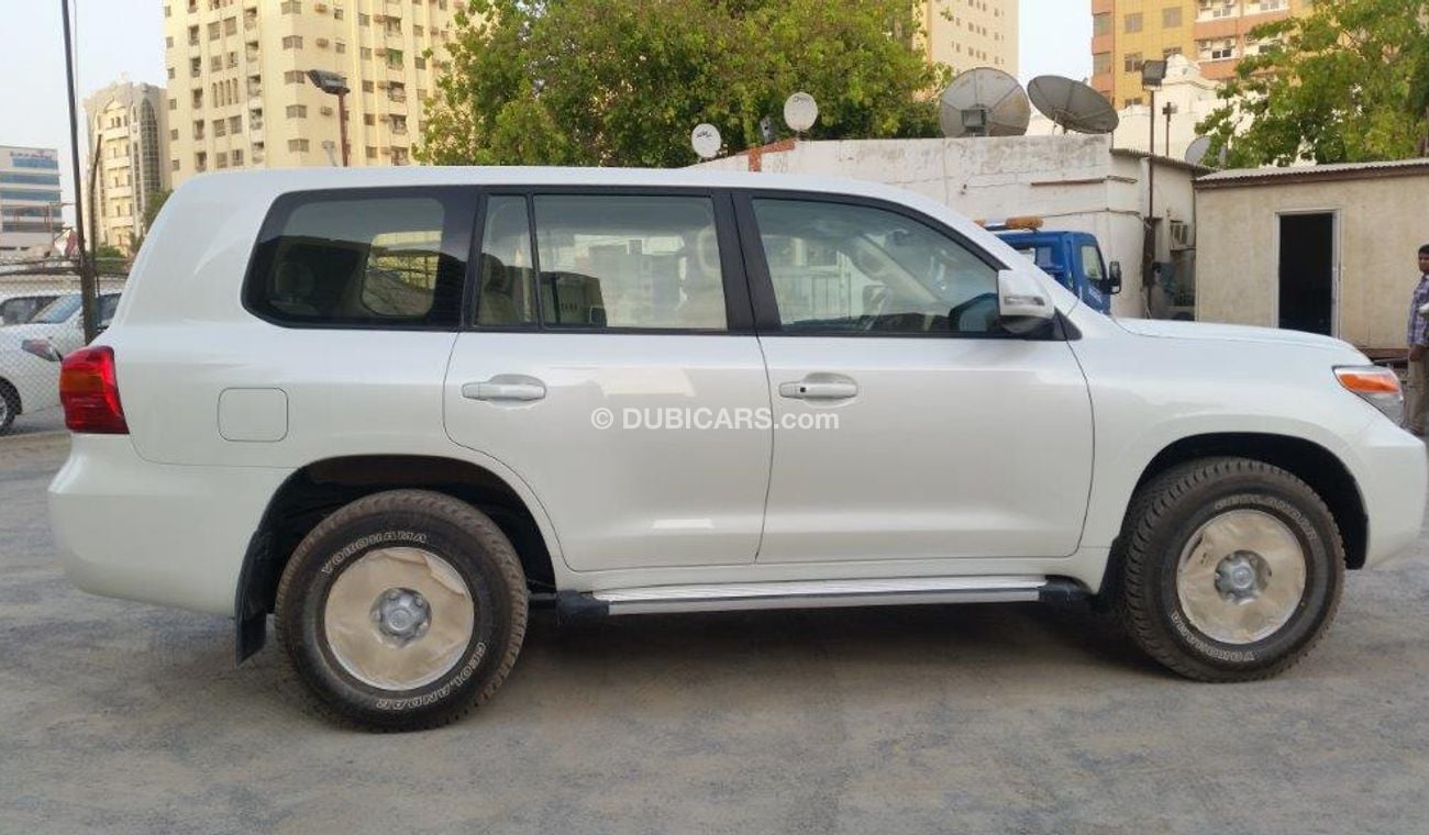 تويوتا لاند كروزر GXR 4.5L Diesel Engine, Basic Option