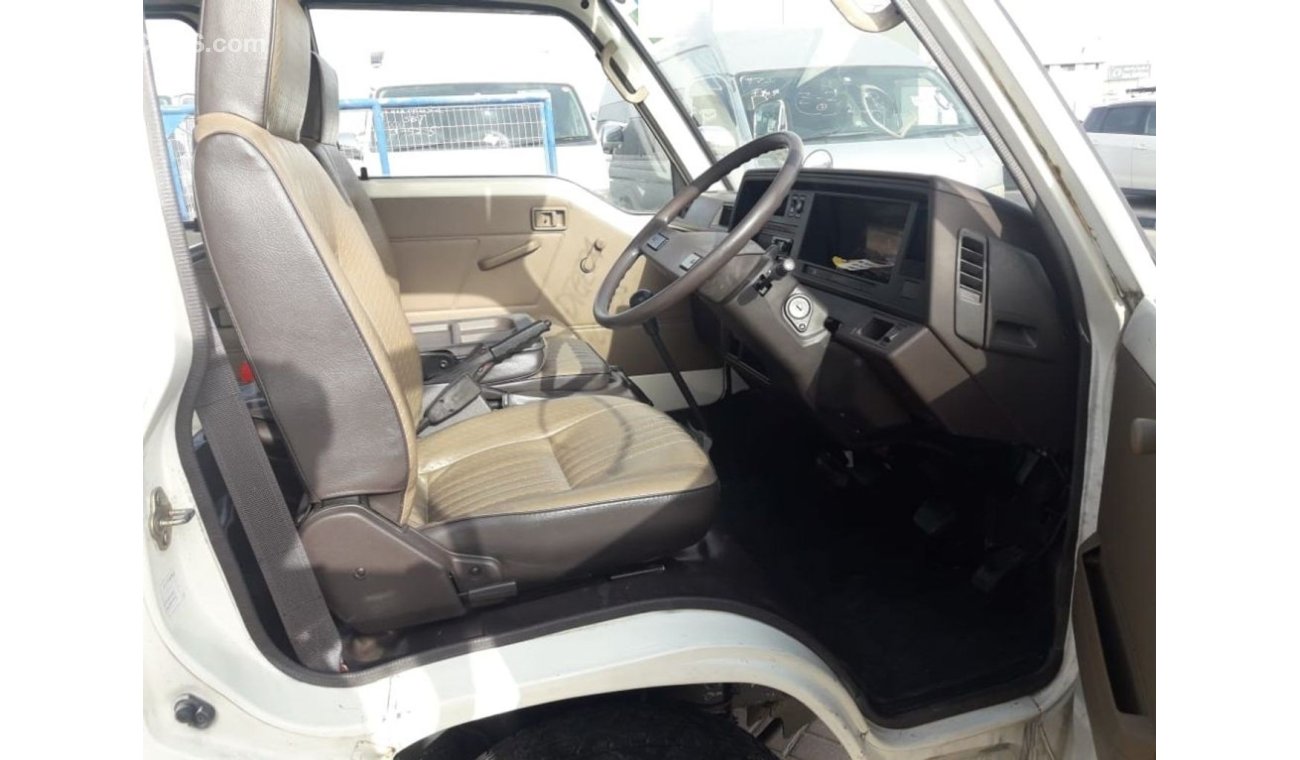 Nissan Caravan Caravan RIGHT HAND DRIVE (Stock no PM 357 )