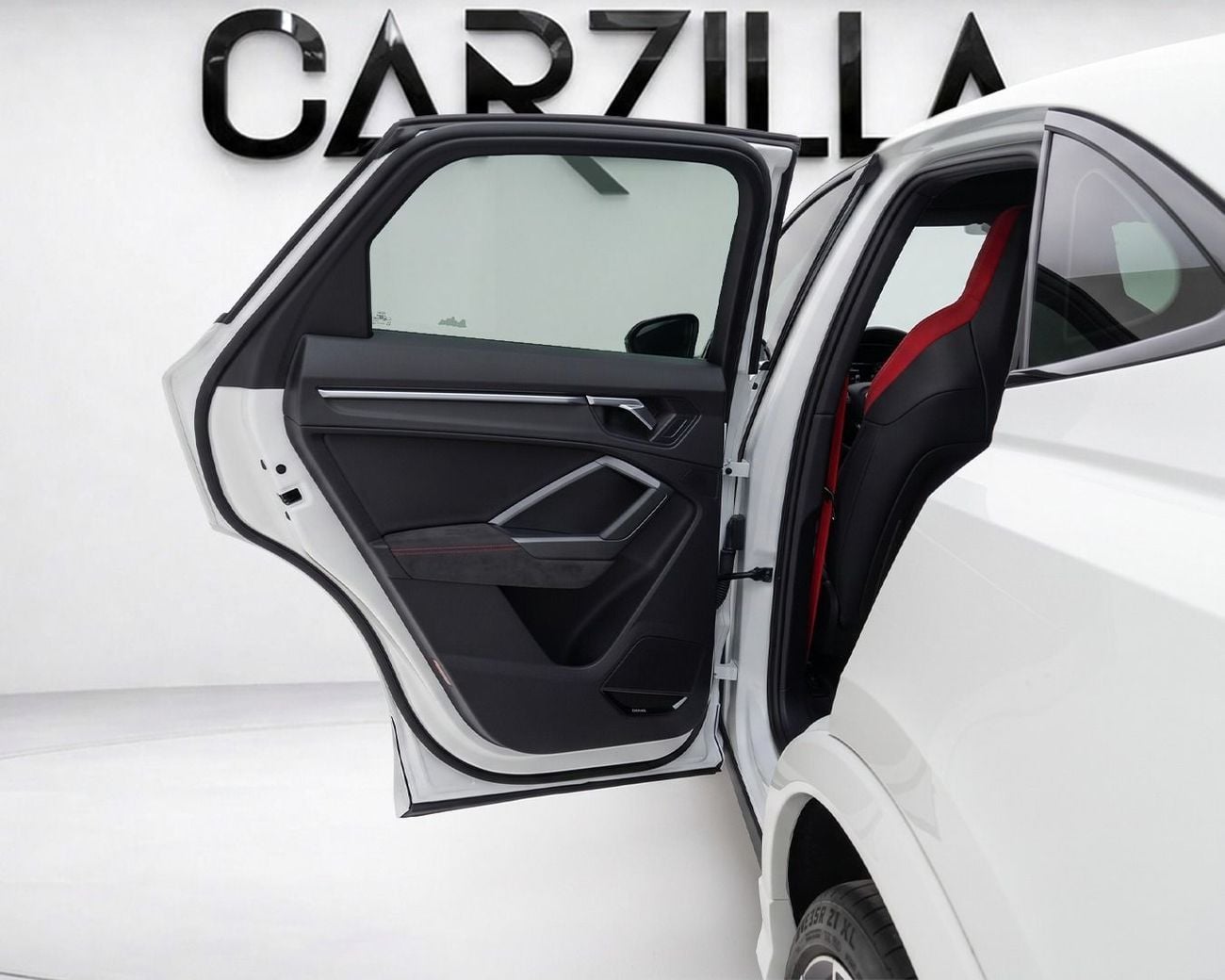 أودي RSQ3 STD l GCC Specs | 2 Keys | AED 3,721 /- Monthly