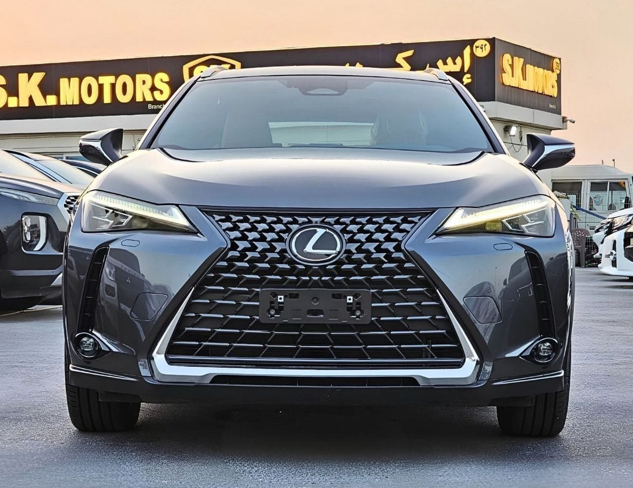 لكزس UX300h ELITE لكزس UX300H إيليت هايبرد || كاملة المواصفات | بنزين، ناقل حركة أوتوماتيكي، محرك 2.0 لتر V4 (رمز المن