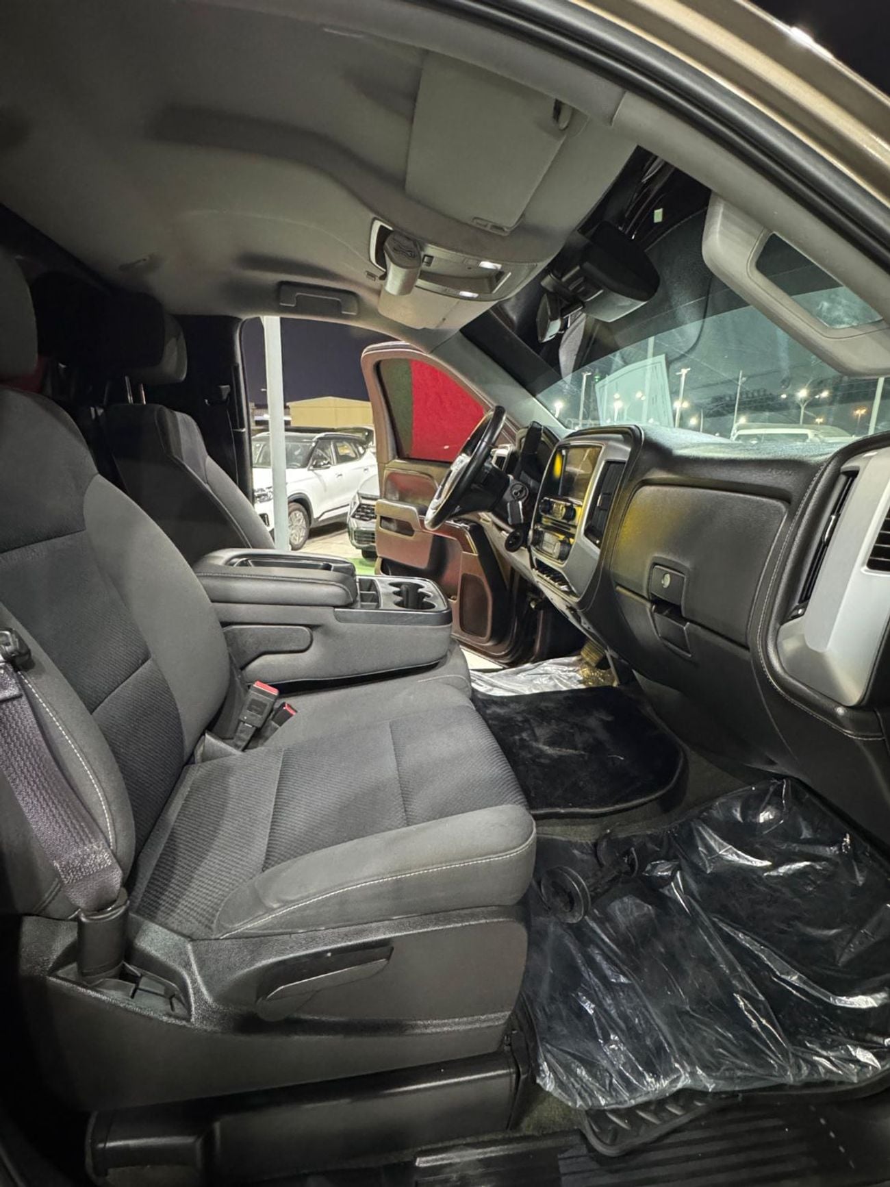 جي أم سي يوكون SLE 5.3L 4WD (8 Seater)