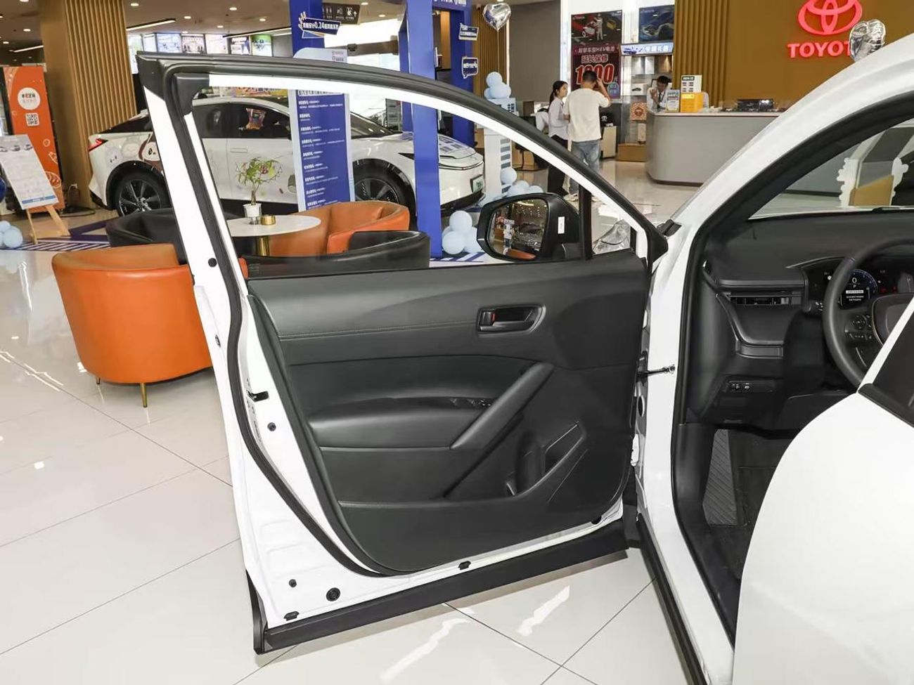 تويوتا كورولا كورولا كروز هايبرد