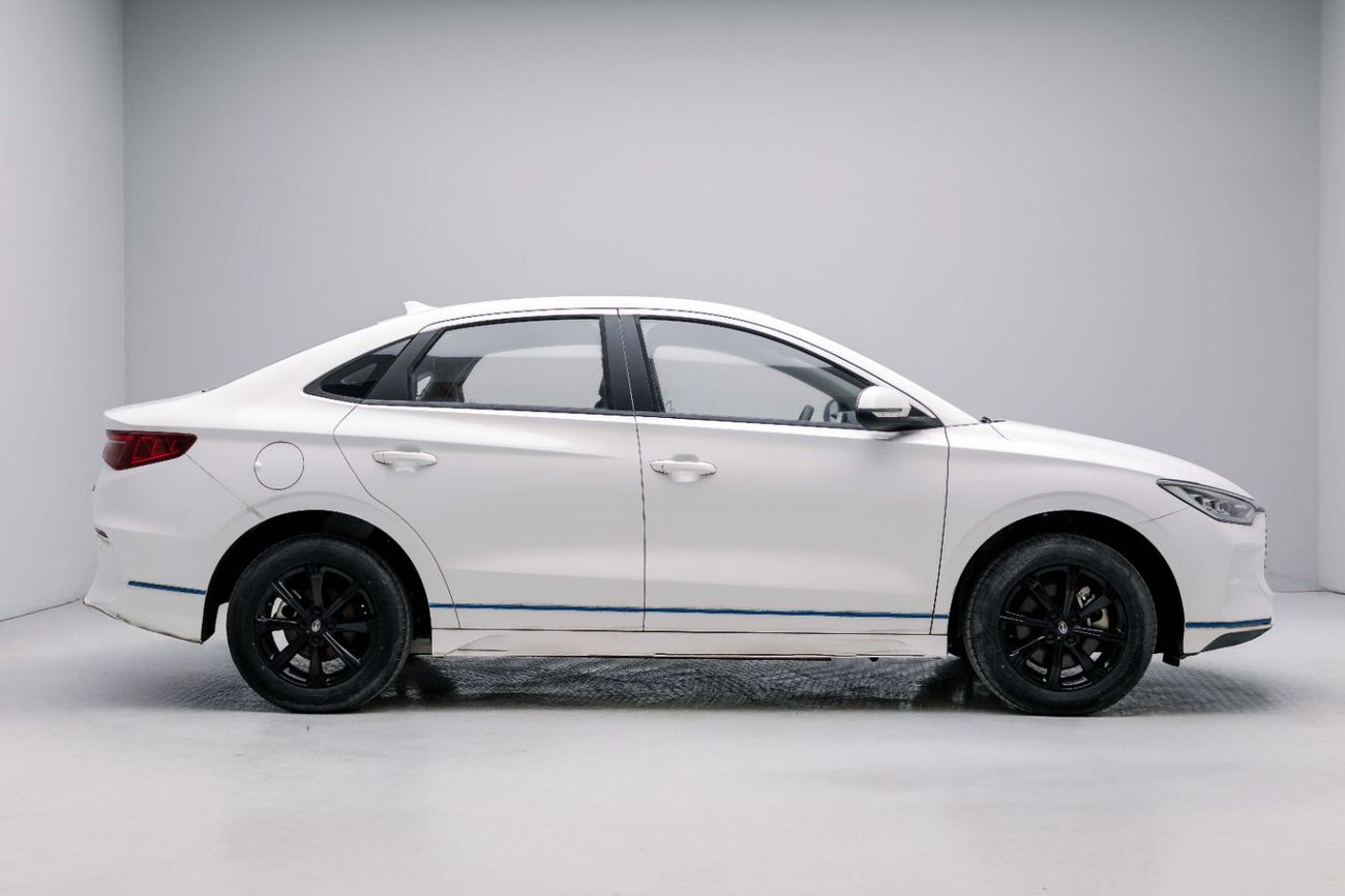 BYD E3 Chuxing - White Inside Black