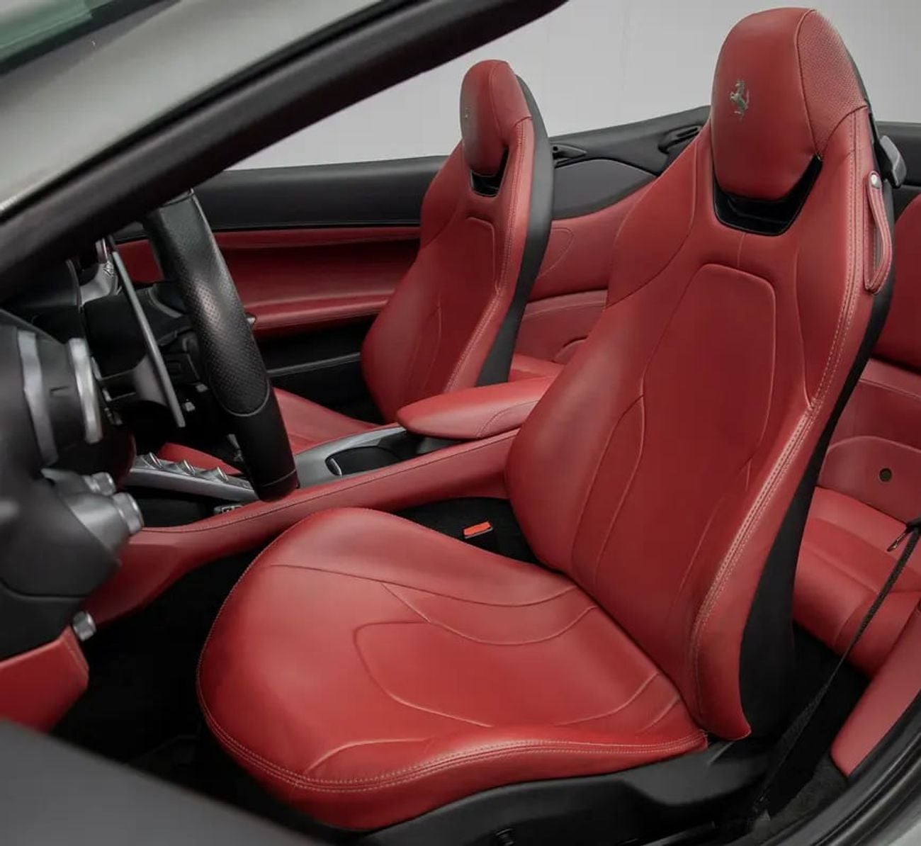 فيراري بورتوفينو ستاندارد Full Service History • 3.9L V8 Twin-Turbo Convertible • GCC