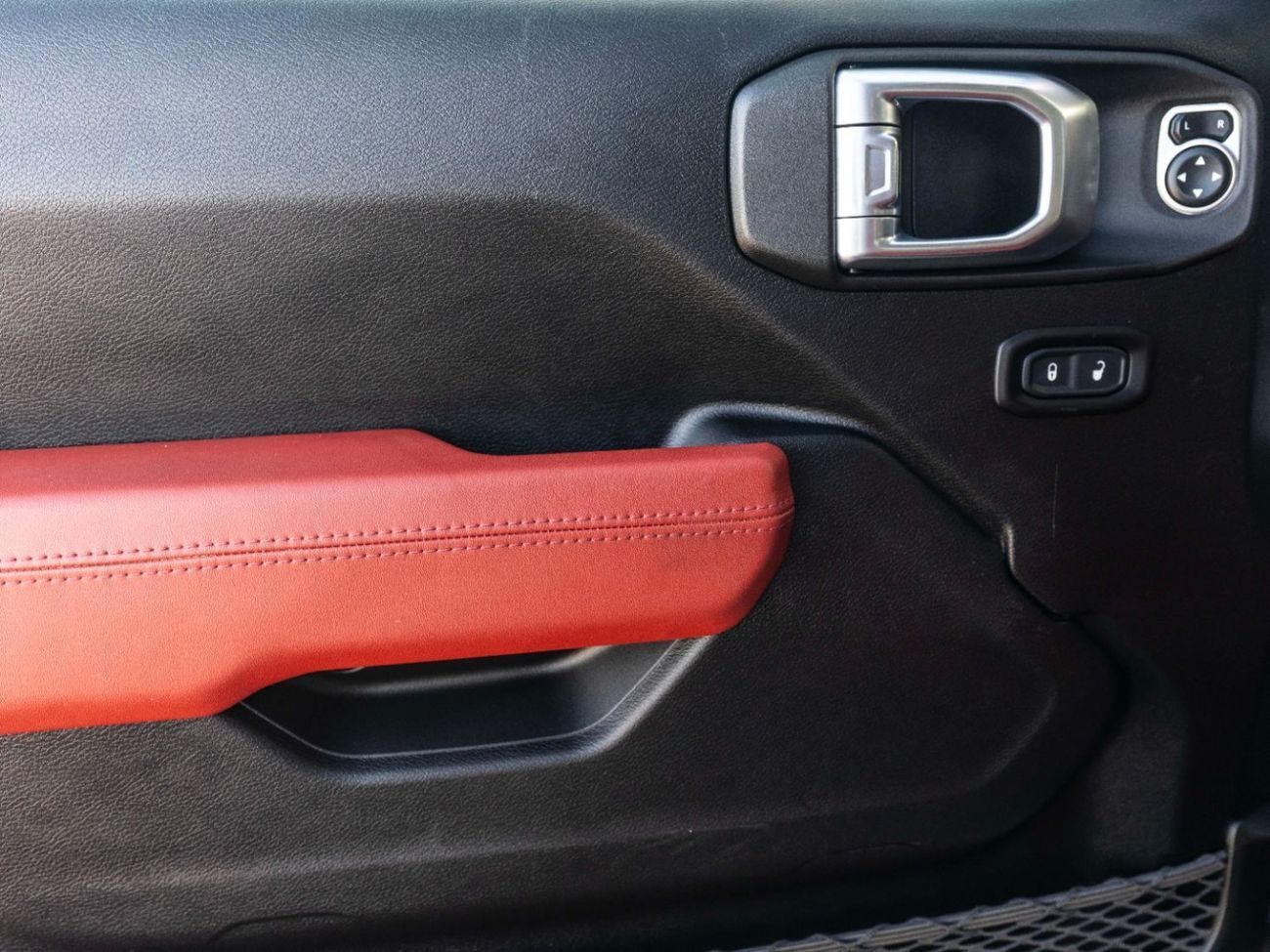 Jeep Wrangler Unlimited Sport 3.6L A/T