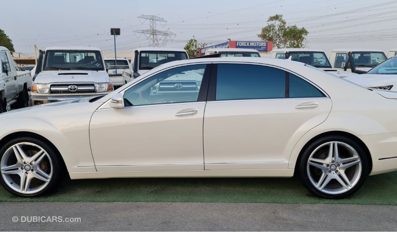 مرسيدس بنز S 550 Japan imported - super clean car - 1 owner - free accident - 86000 km only