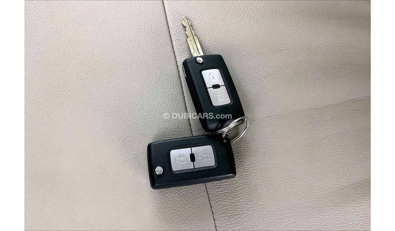 ميتسوبيشي باجيرو GLS Midline w/sunroof