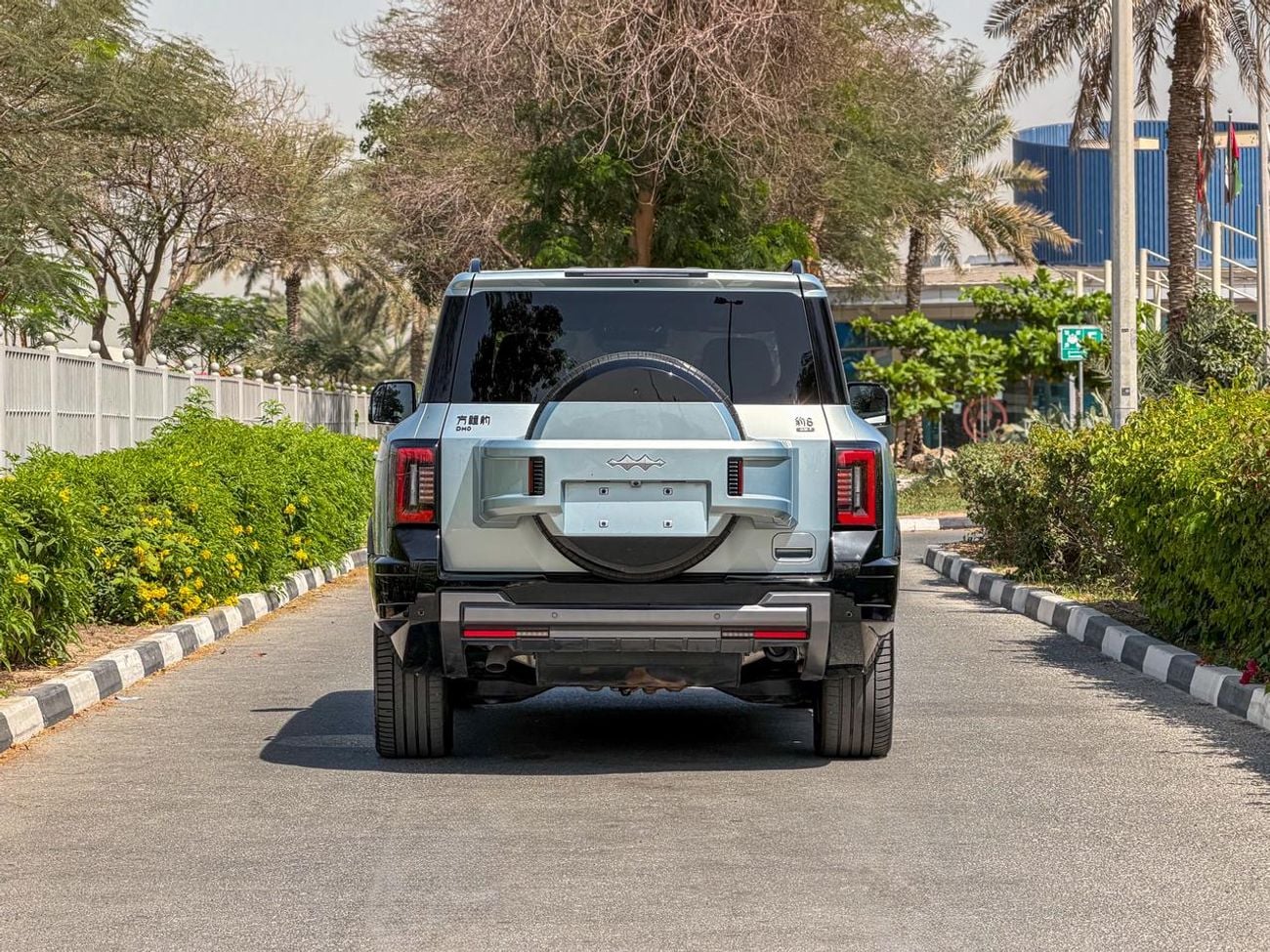 بي واي دي ليوبارد 8 Smart and Brave Flagship Edition (7 Seats)