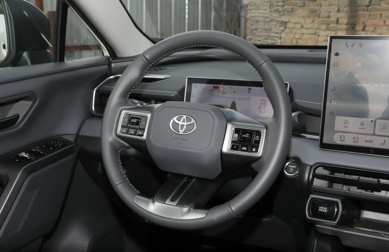 تويوتا راف ٤ 2.5L Luxury Hybrid AWD
