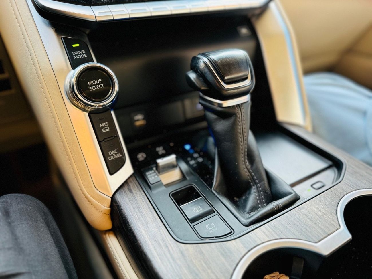 Toyota Land Cruiser Toyota Land Cruiser 2022 VXR full option