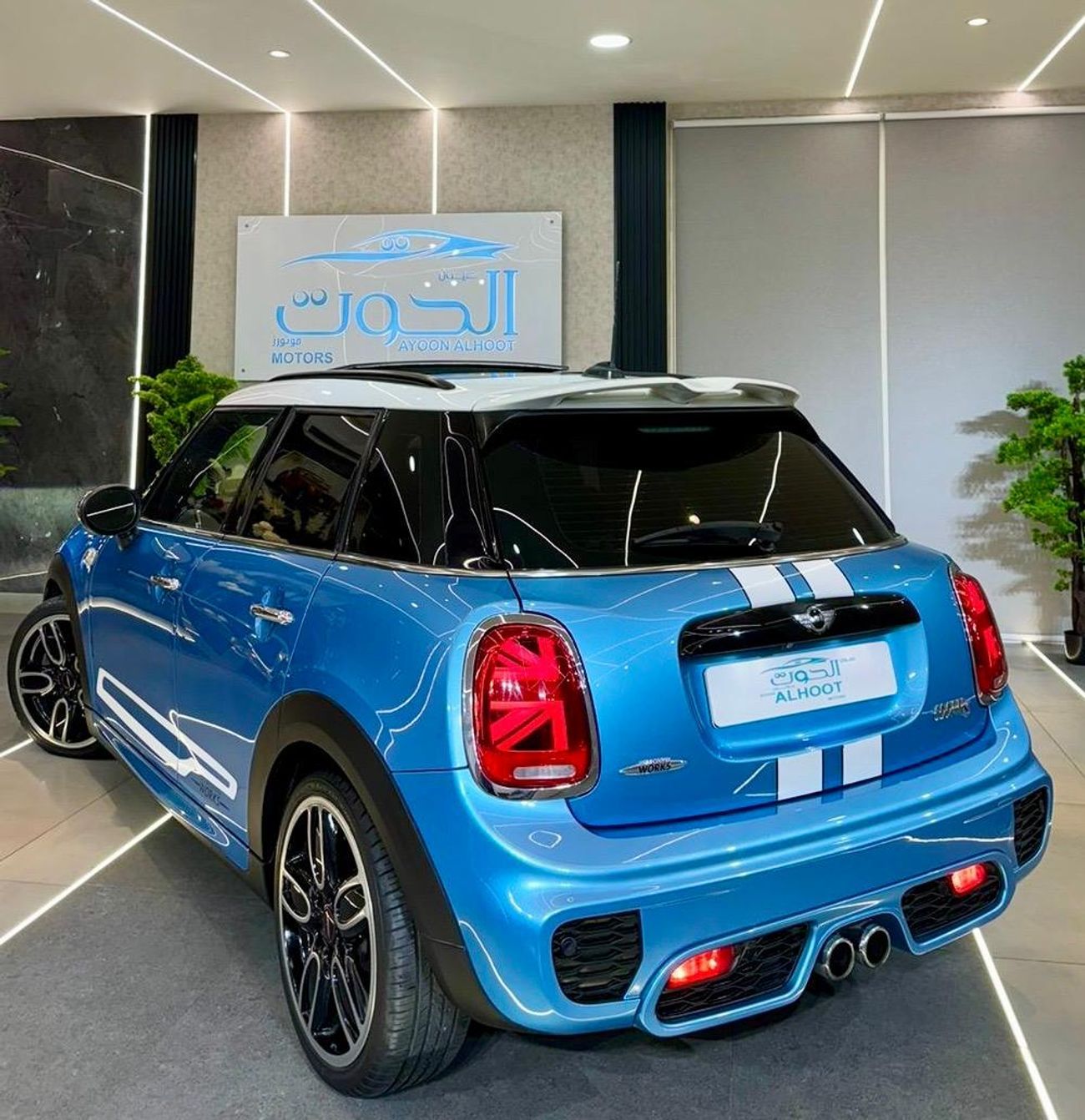 Mini Cooper S AMAZING BLUE MINI COOPER S ** JCW ** || TOP OF THE RANGE || GCC || RED , BLACK INTERIOR