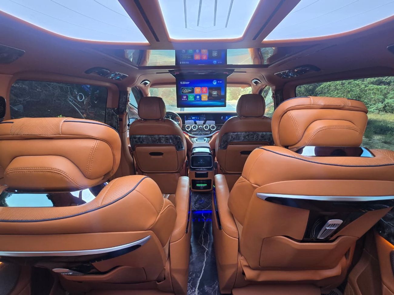 Mercedes Benz V 250 Std 2.1L MERCEDES VITO 2023 // 2KEYS // LOW MILEGE // MAYBACH BODY KIT // PERFECT CONDITION