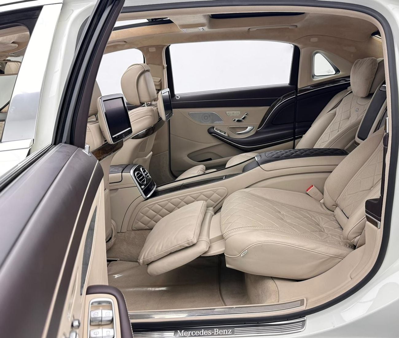 Mercedes Maybach S650 Maybach 2015 Mercedes-Maybach S650, Mercedes Full Service History, Excellent Condition, GCC