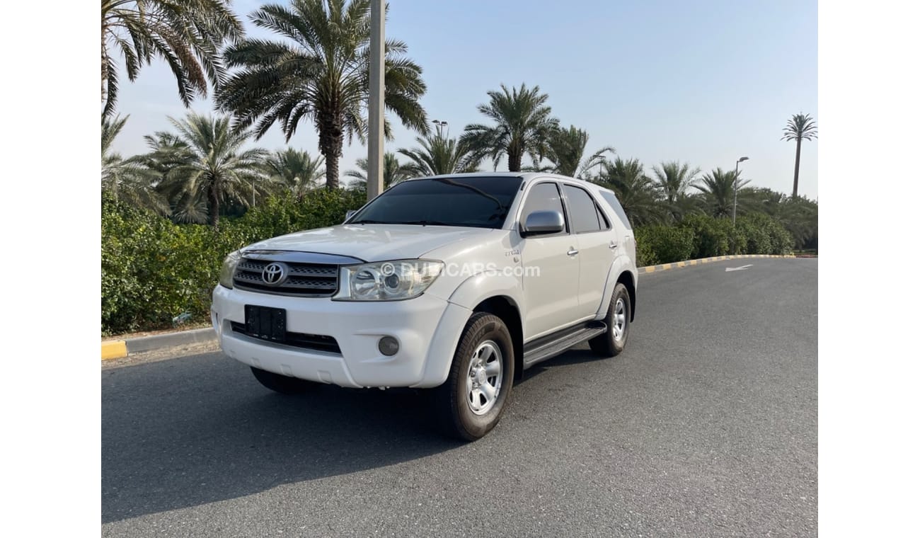 Toyota Fortuner Toyota  Fortuner (Gcc- SPEC) - 2011 - VERY GOOD CONDITION