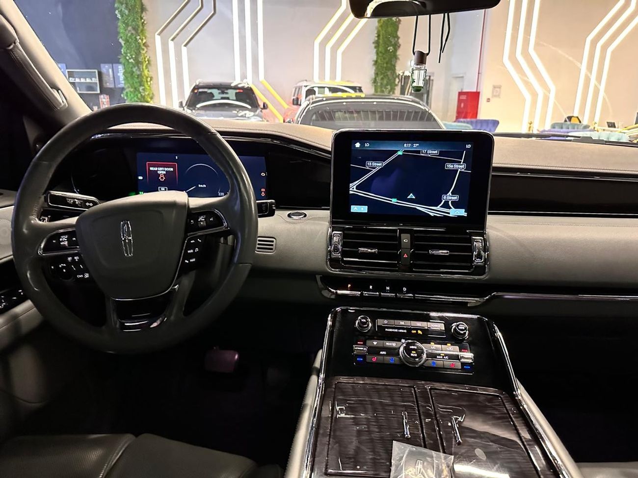 Lincoln Navigator Reserve 2018 Lincoln Navigator ((Full Service History Available from the Dealership))&((Perfect Comd