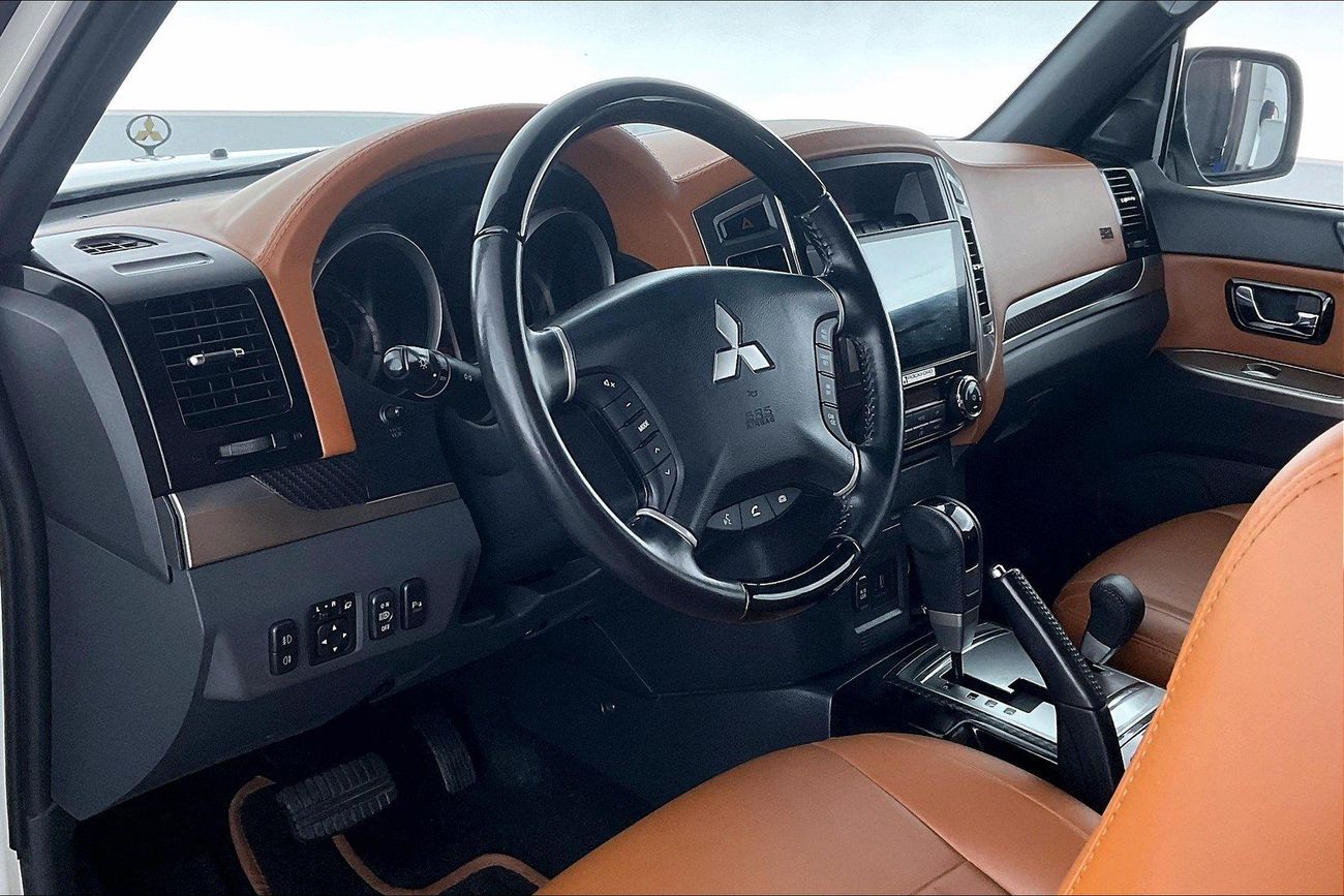 ميتسوبيشي باجيرو Signature Edition | شامل الضمان | 0 ﺪﻔﻋﺓ ﺃﻮﻟﻯ