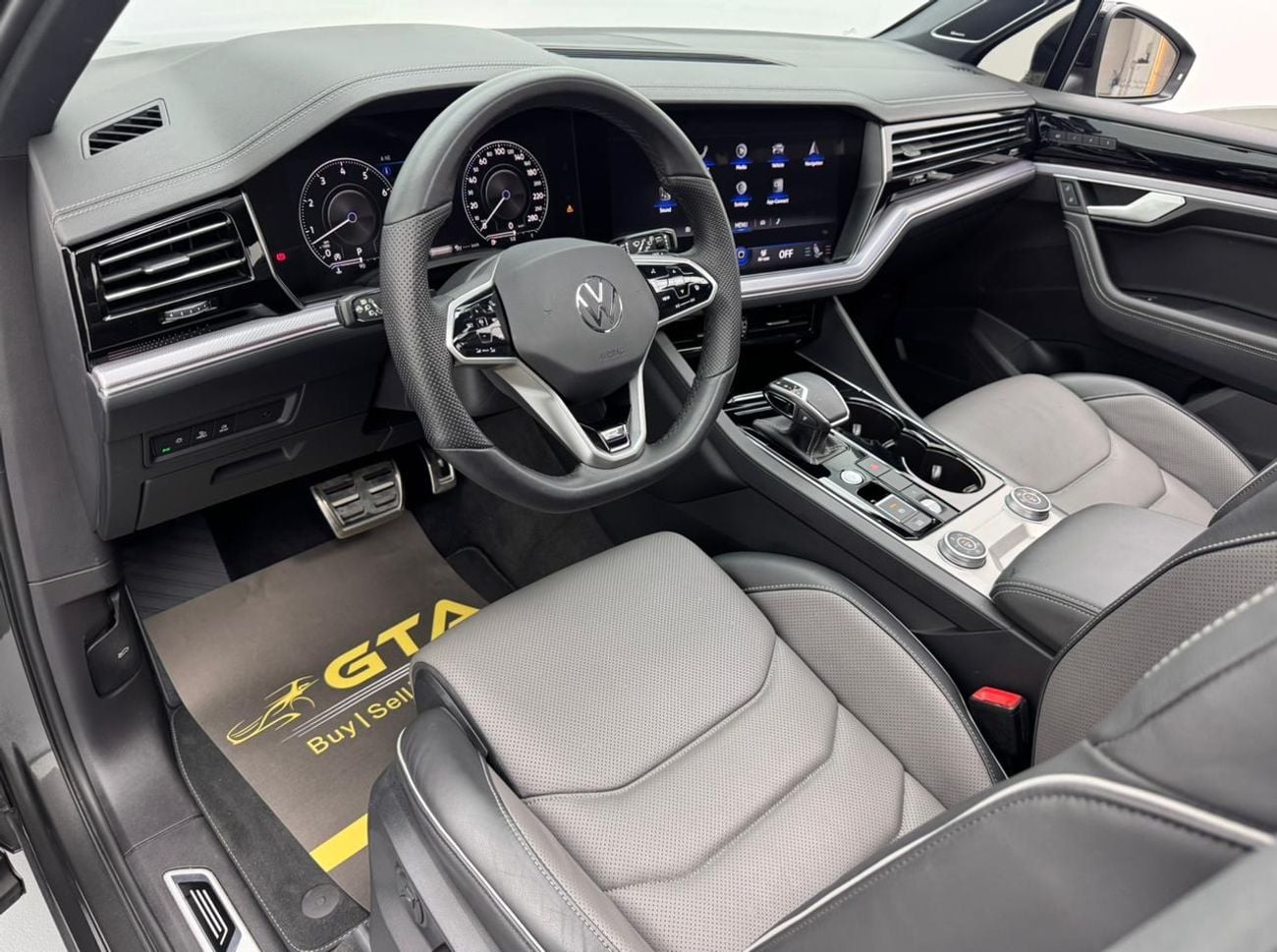 Volkswagen Touareg R-Line 3.0L 4WD 2023 Volkswagen Touareg R-Line, 2026 Volkswagen Warranty, 2028 VW Service Pack, GCC