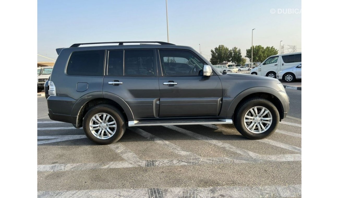 ميتسوبيشي باجيرو 2019 Mitsubishi Pajero GLS 3.8L V6 Sunroof 4X4 Full Option / EXPORT ONLY