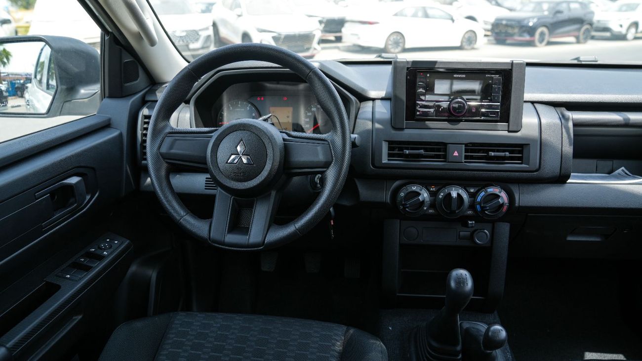 ميتسوبيشي L200 GLX جديدة تمامًا – محرك بنزين سعة 2.4 لتر، دفع رباعي، ناقل حركة يدوي – S09 – 2026 – للتصدير فقط