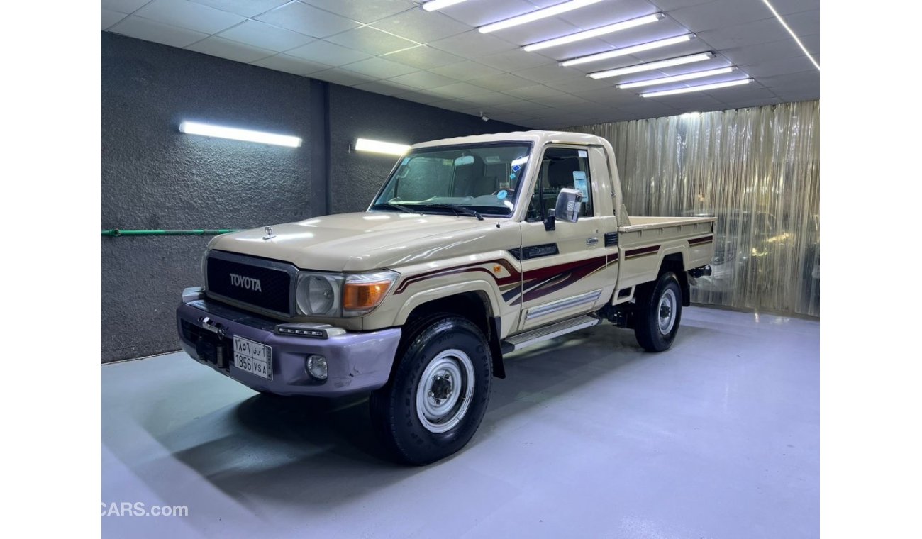 Toyota Land Cruiser Pick Up