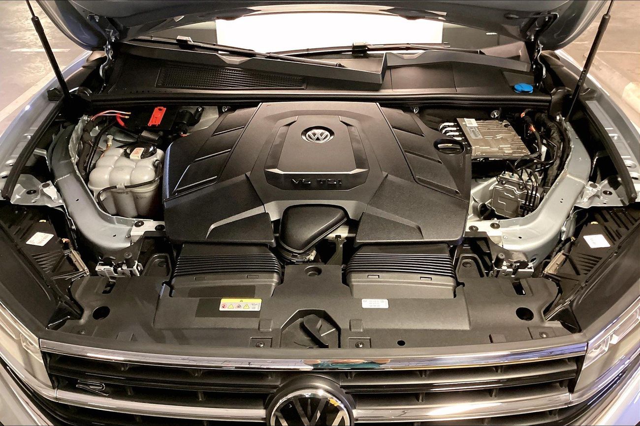 فولكس واجن طوارق R-Line | شامل الضمان | 0 ﺪﻔﻋﺓ ﺃﻮﻟﻯ